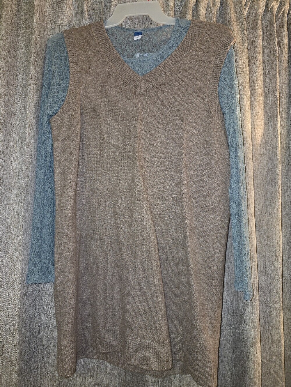 Old Navy Taupe Knit V-Neck Tunic with Light Teal Blue Lace Long Sleeve Shirt